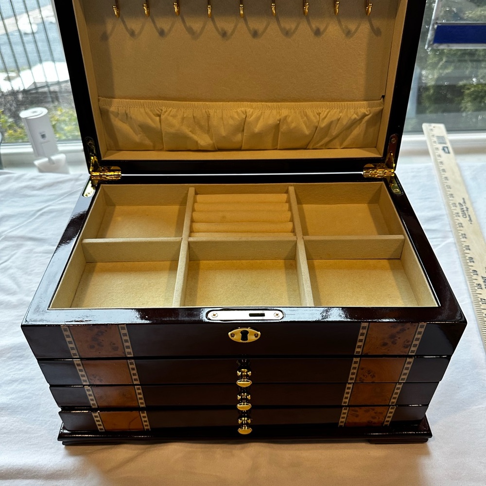 Elegant Wooden Jewelry Box with Cream Velvet Interior